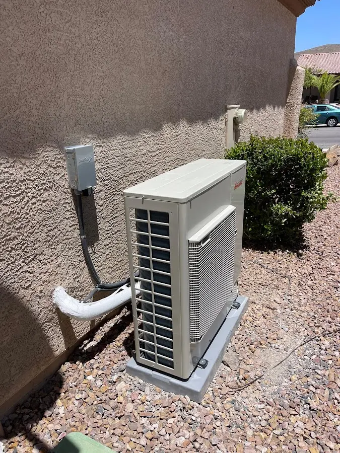 Residential air conditioning condenser unit in Lima